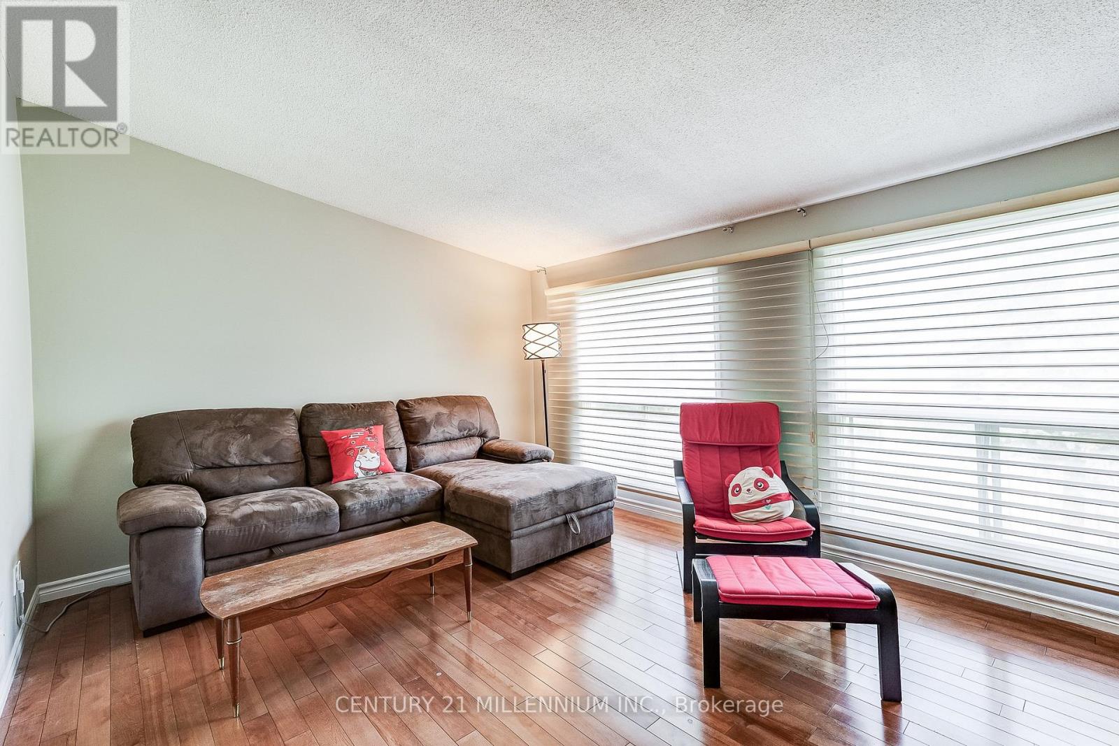 82 HORTON CRESCENT - 12