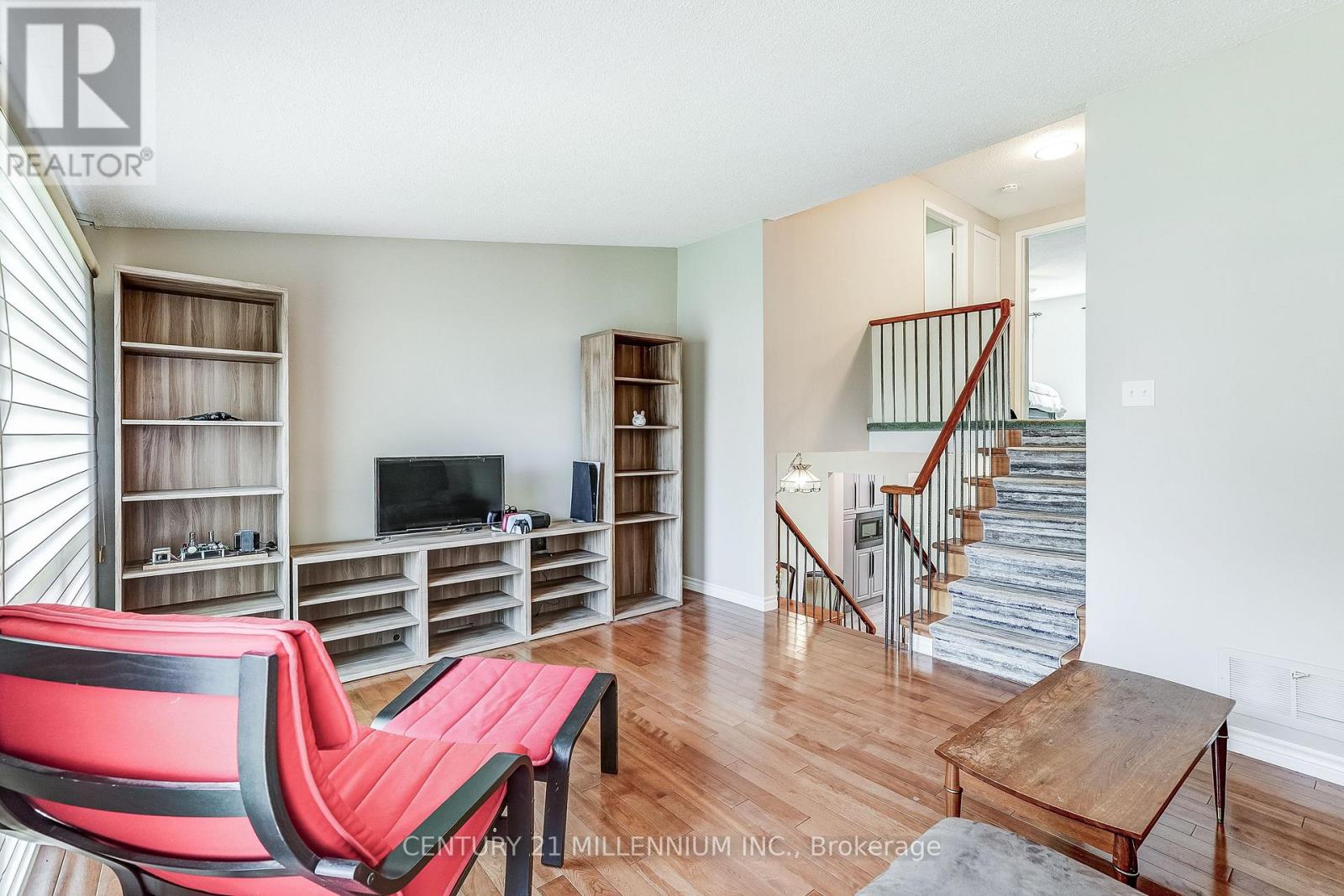 82 HORTON CRESCENT - 13
