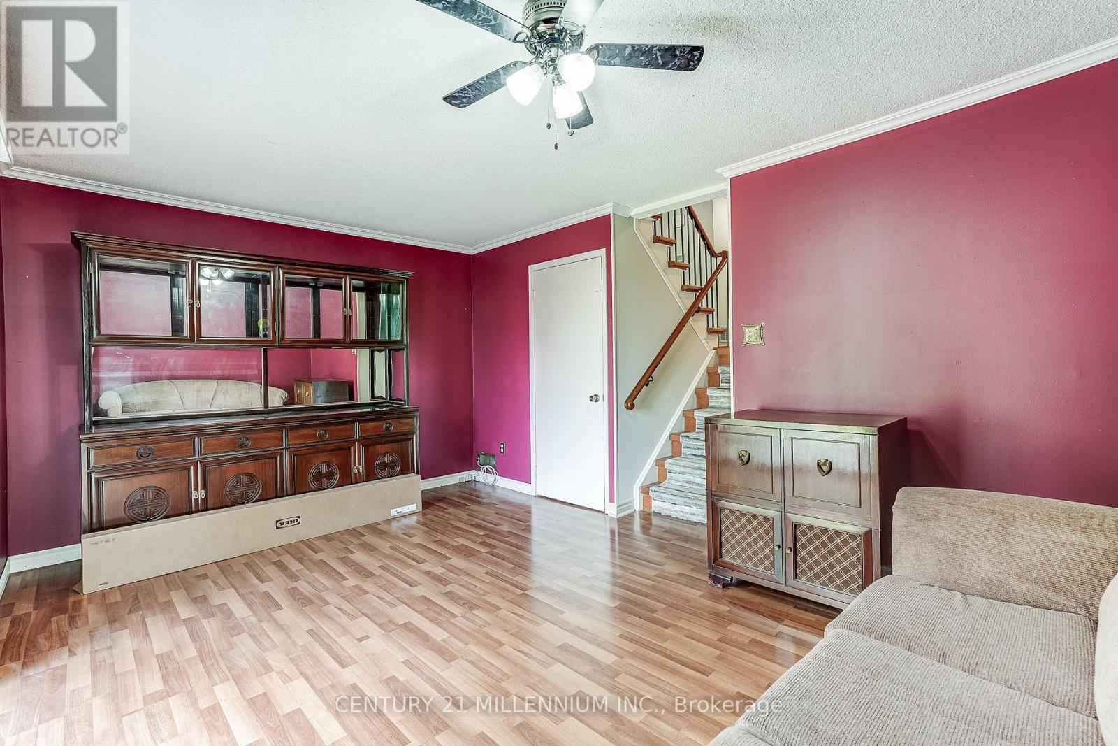 82 HORTON CRESCENT - 16
