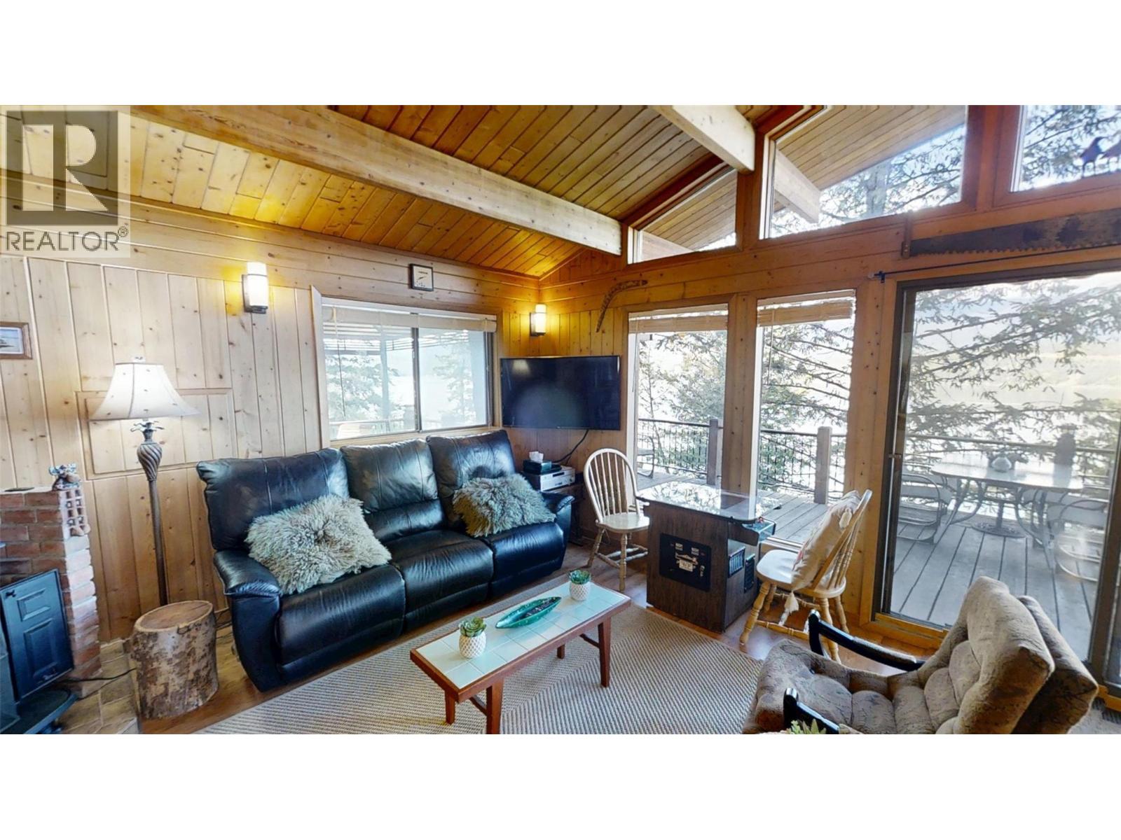 1121 Hilltop Road - 16