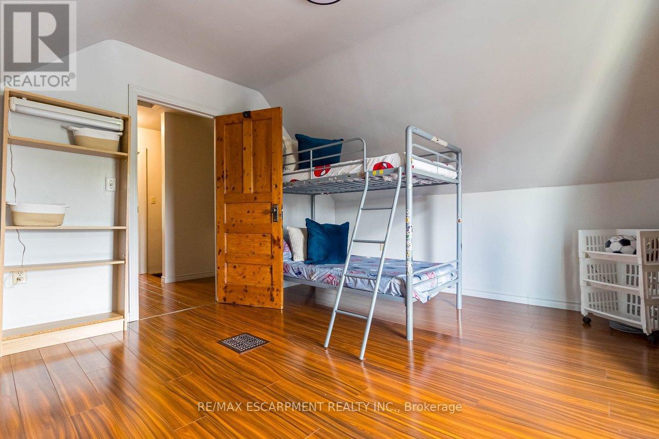 82 BURRIS STREET - 39
