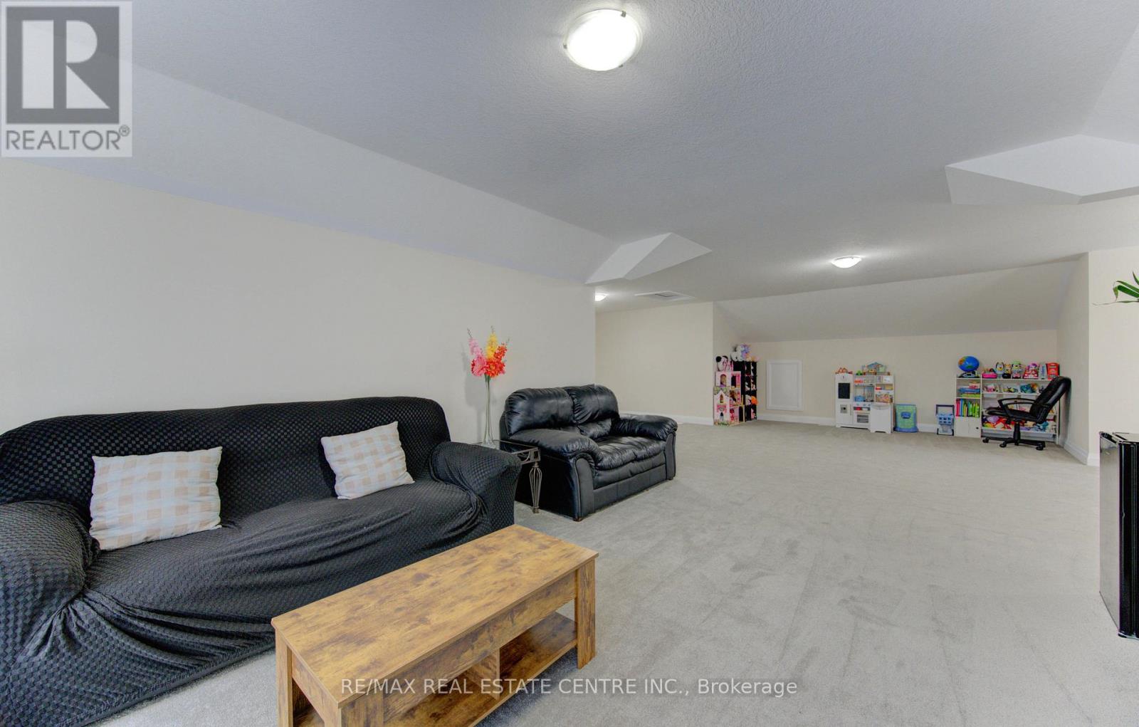285 SEDGEWOOD STREET - 23