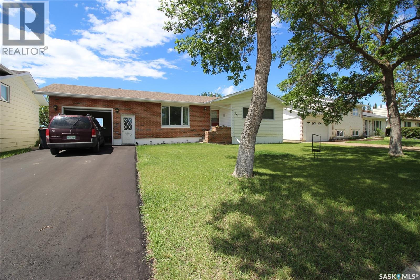 595 9th STREET W - 1