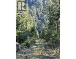 13589 Lee Road, Garden Bay, BC V0N1S1 Photo 8
