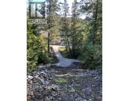 13607 Lee Road, Garden Bay, BC V0N1S1 Photo 11