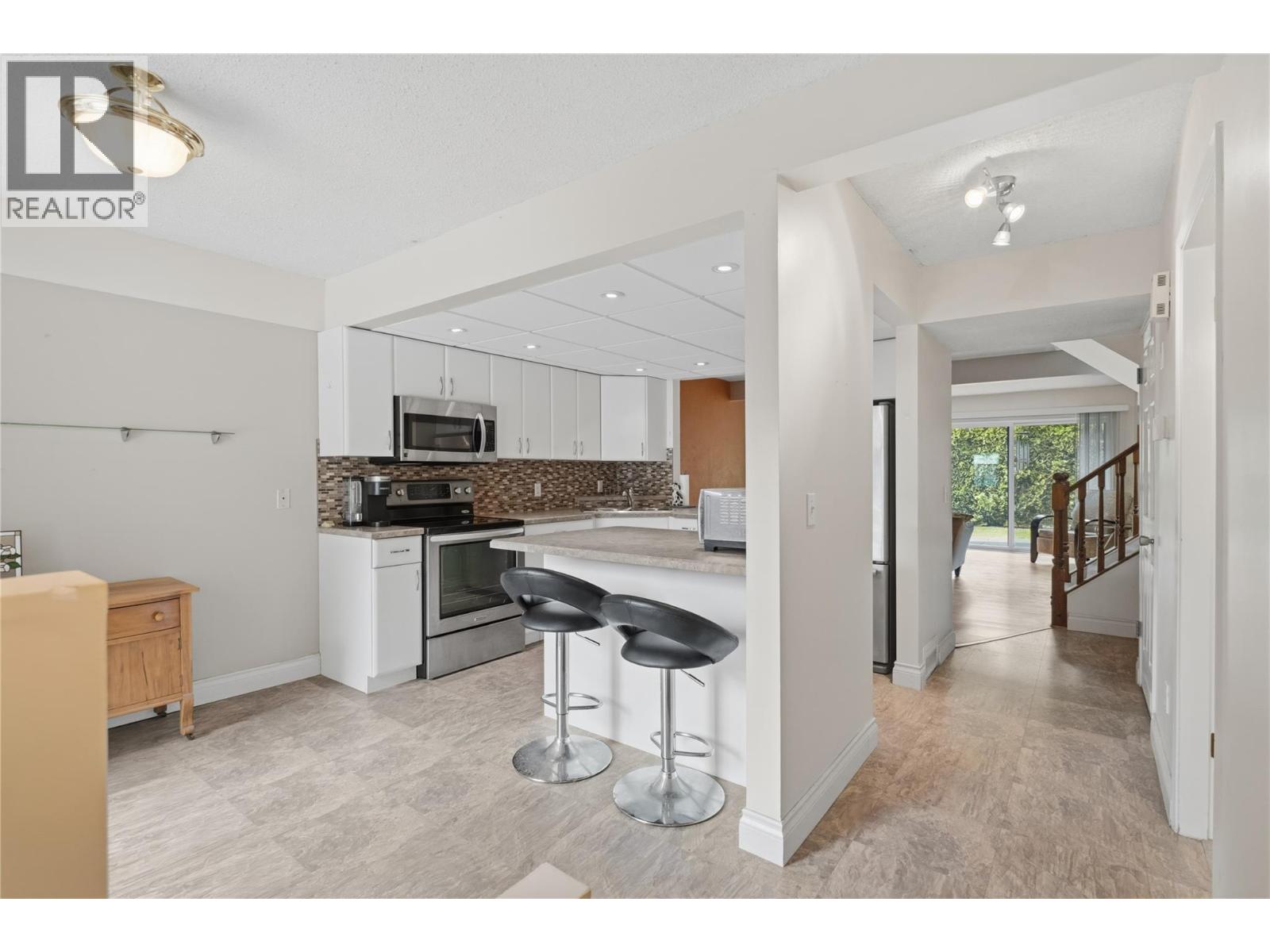 #115 1050 SPRINGFIELD Road - 23