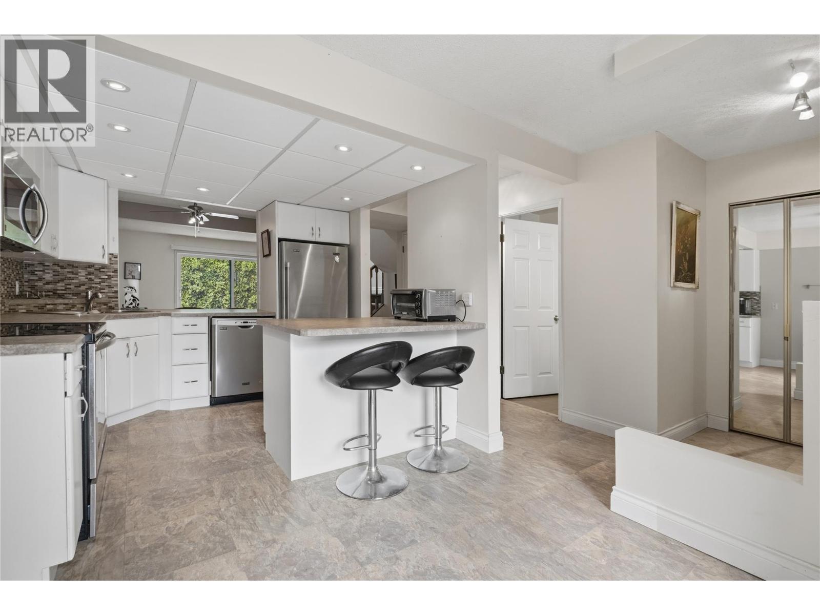 #115 1050 SPRINGFIELD Road - 4