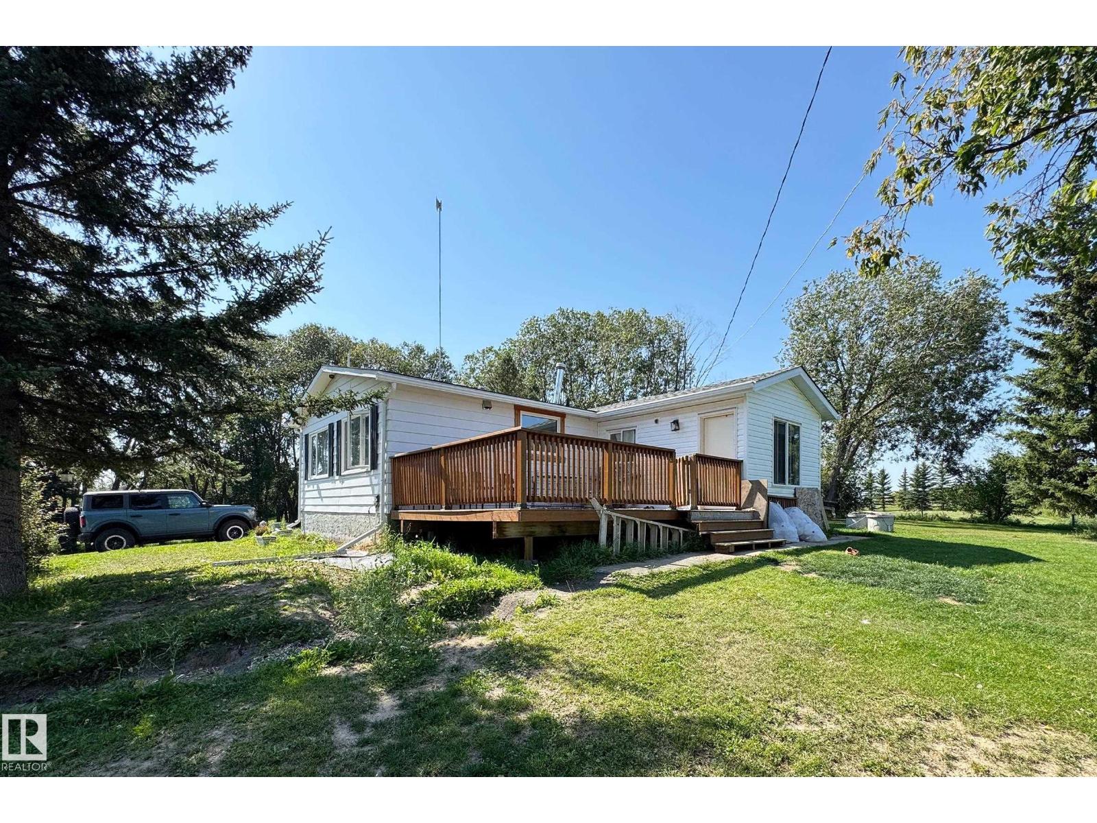 3054 28 AV SW — photo 11