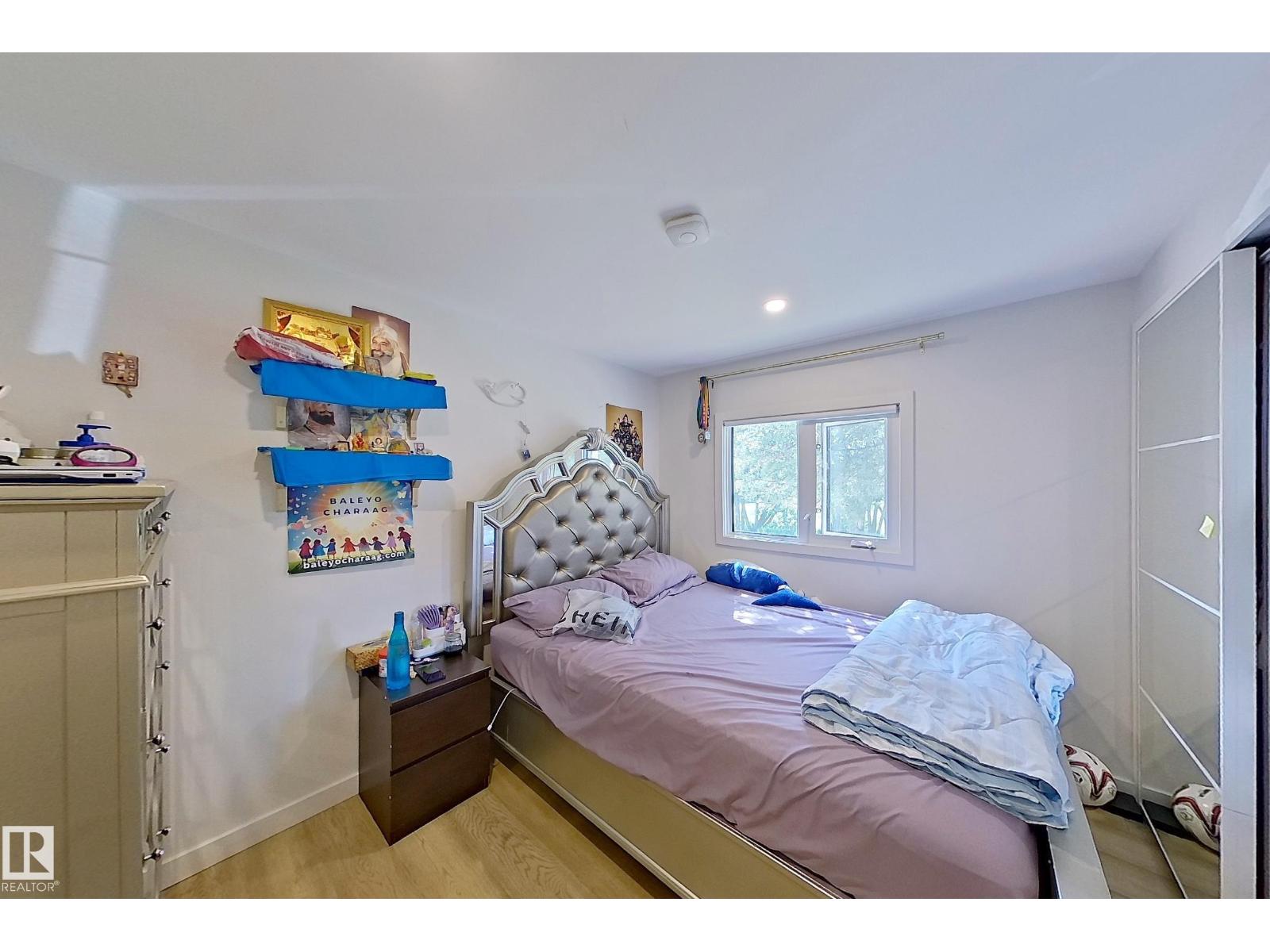 3054 28 AV SW — photo 35