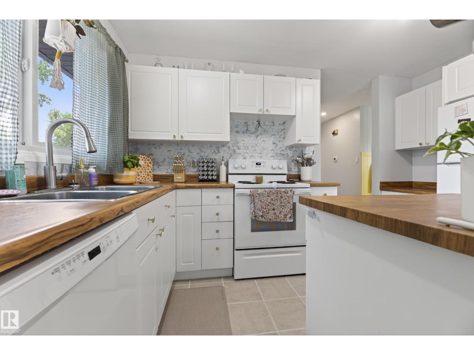 2 CRANE RD — photo 13