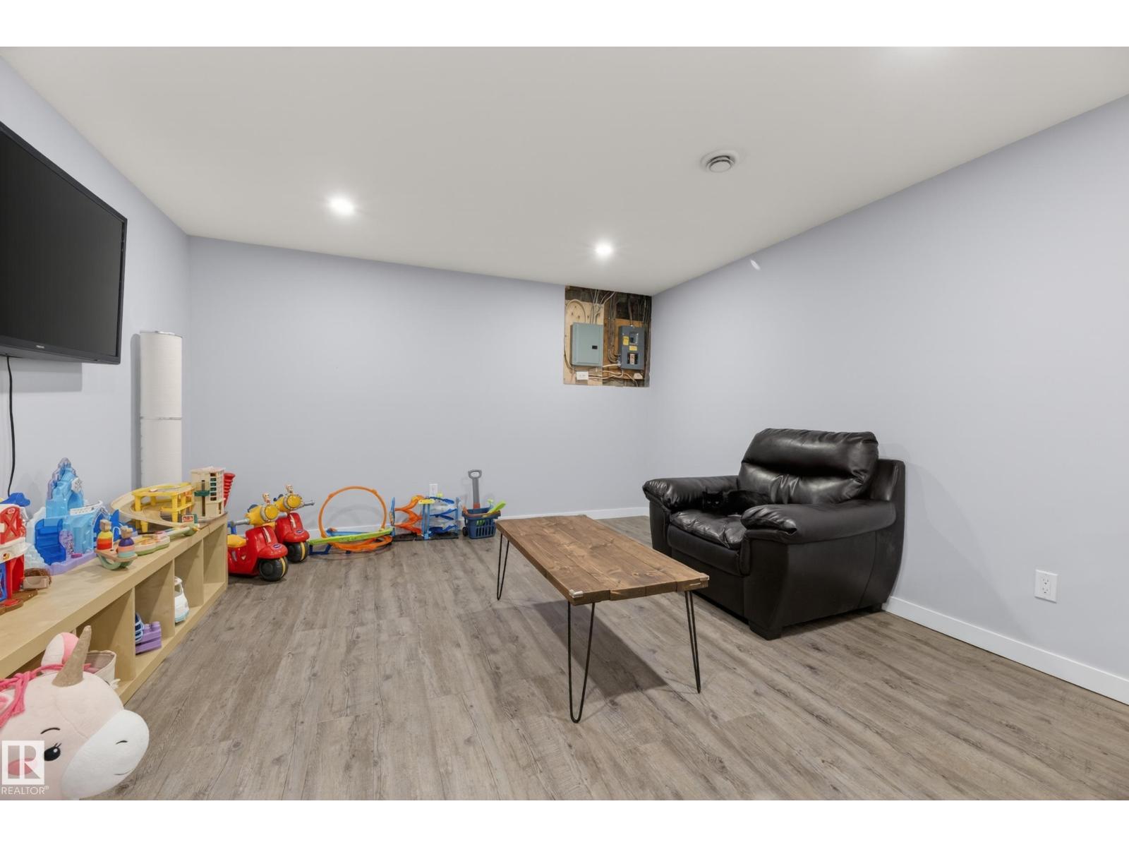 2 CRANE RD — photo 24