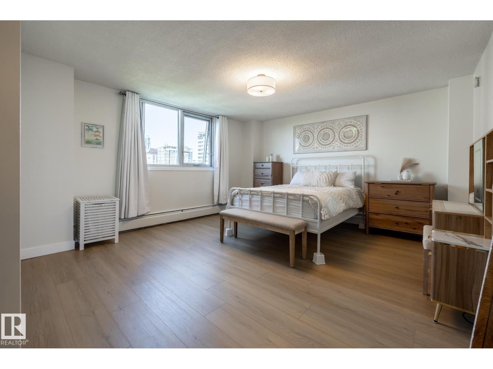 #807 10011 116 ST NW - 20