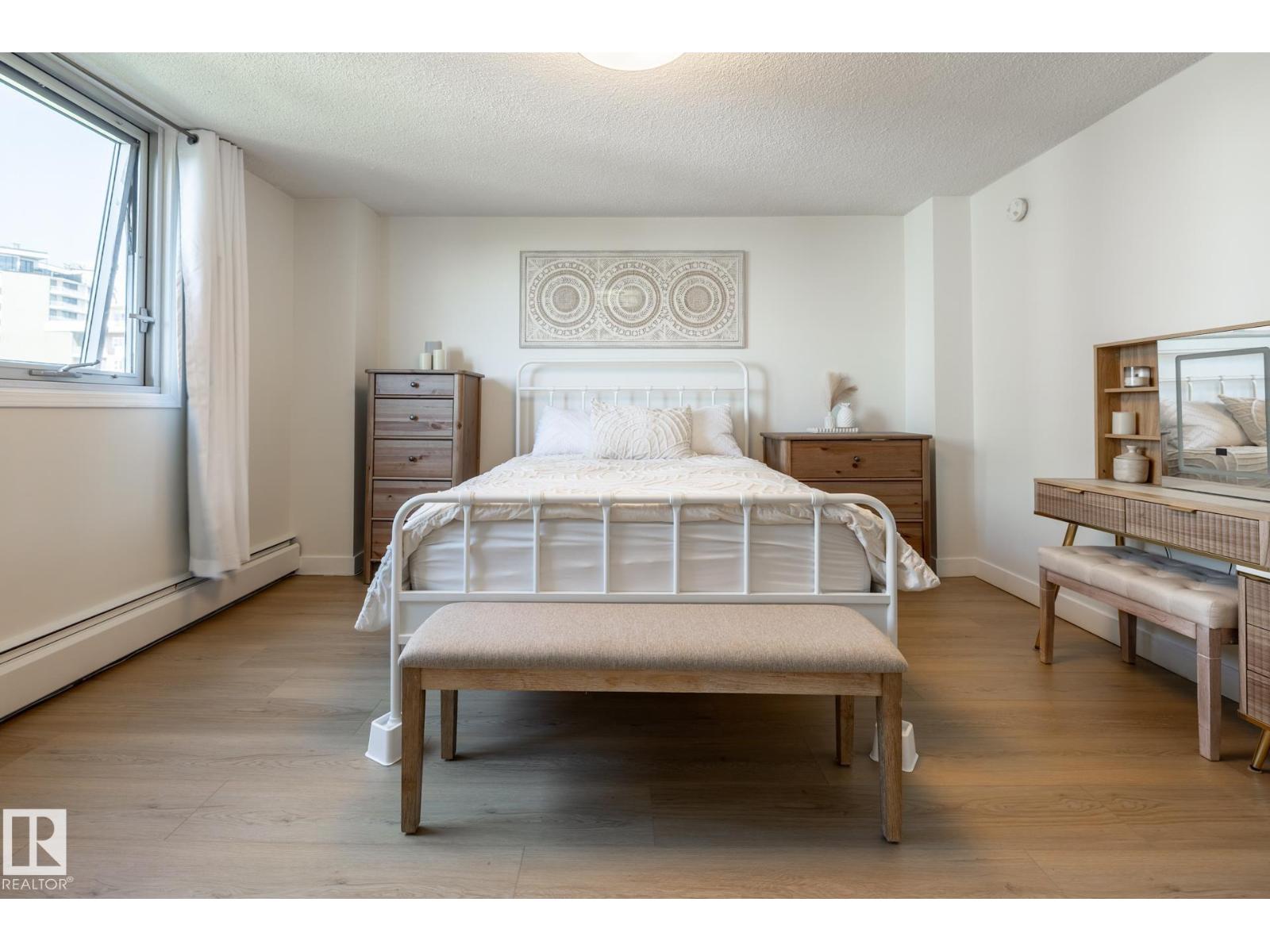#807 10011 116 ST NW - 21