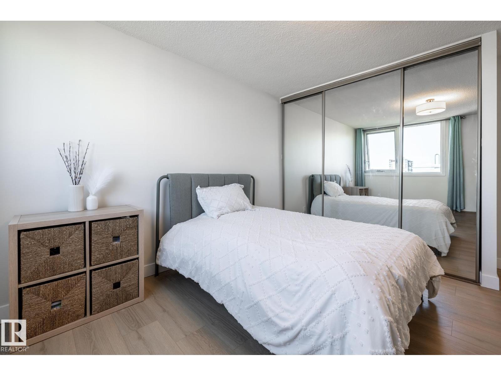#807 10011 116 ST NW - 33