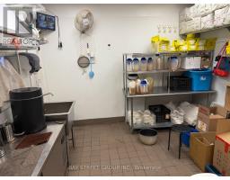 7 - 24 Wellesley Street W, Toronto, ON M4Y2X6 Photo 10
