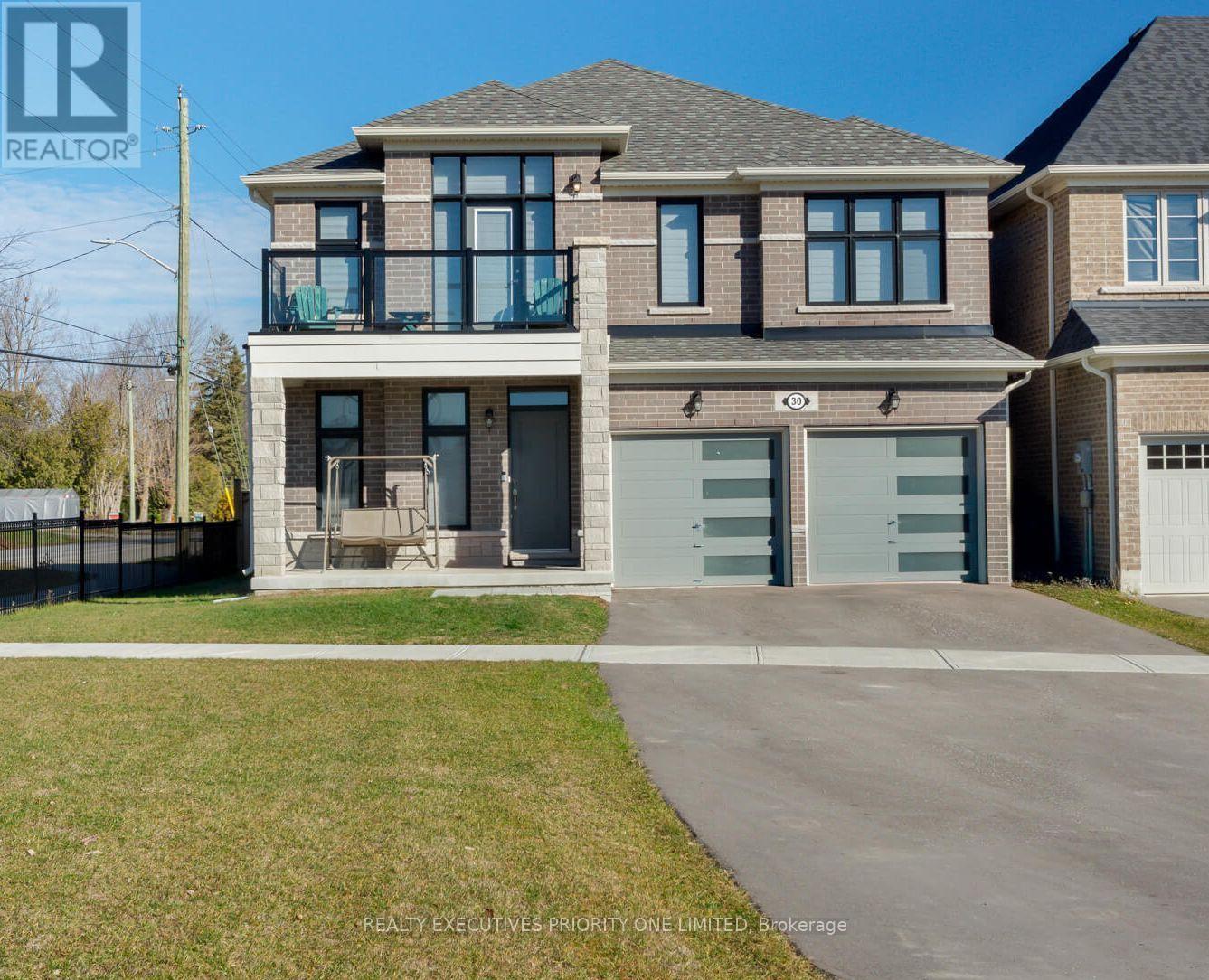 30 SAM BATTAGLIA CRESCENT - 1