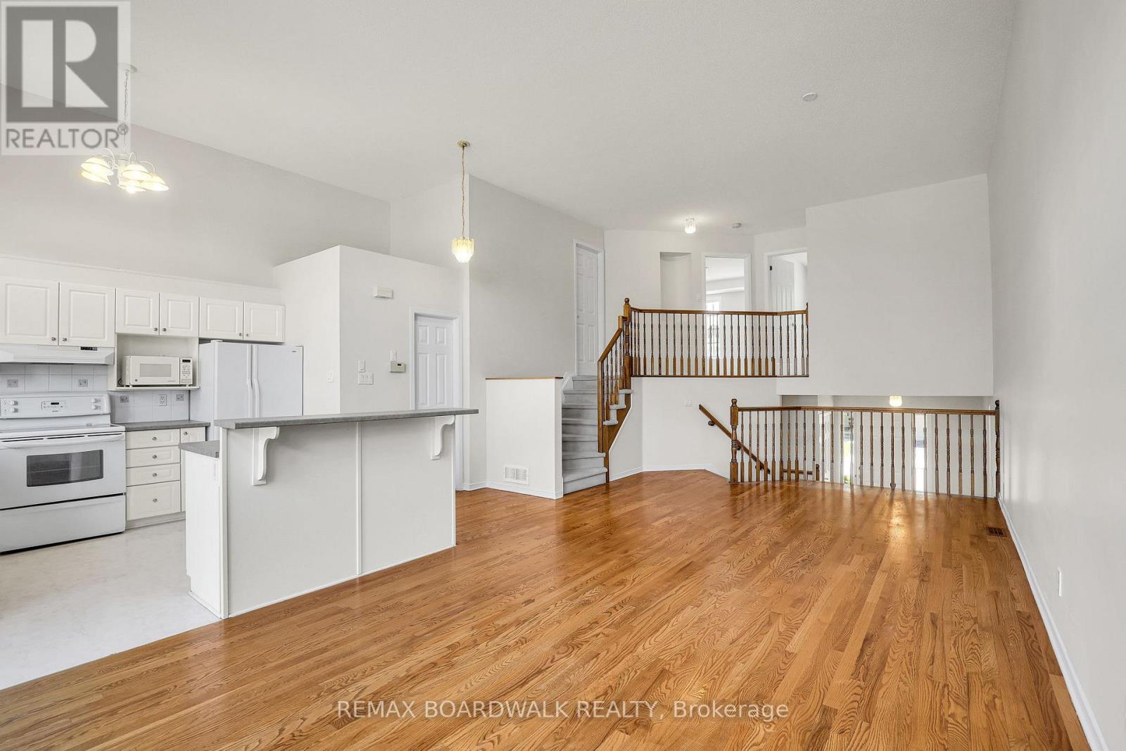 5 MAPLE PARK PRIVATE - 3