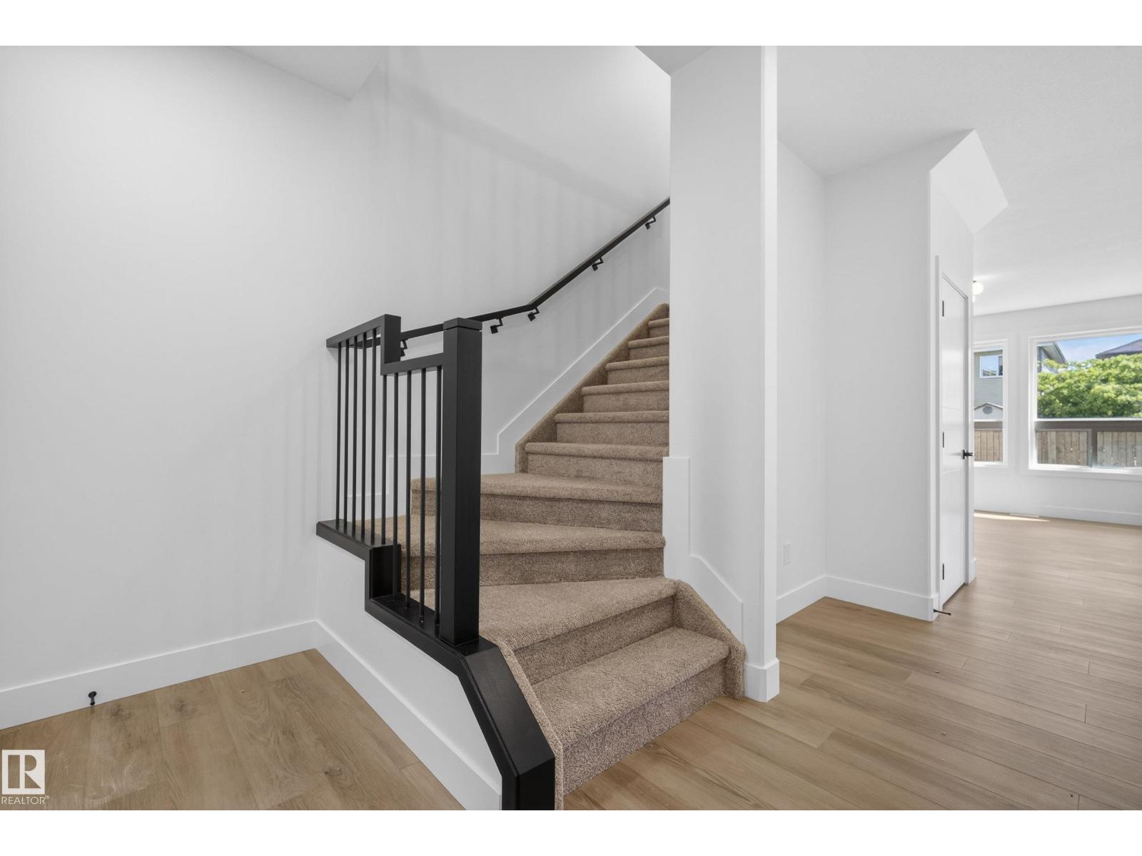 119 Caledon CR — photo 7