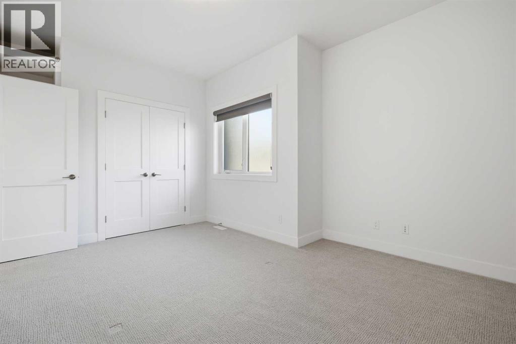 2124 32 Avenue SW - 20