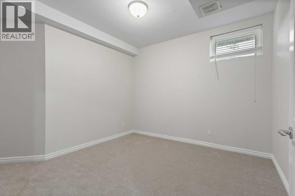 1724 High Park Boulevard NW — photo 30