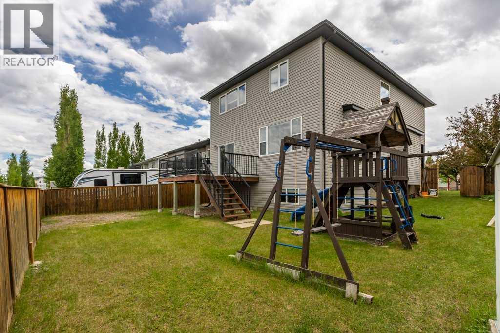 1724 High Park Boulevard NW — photo 33
