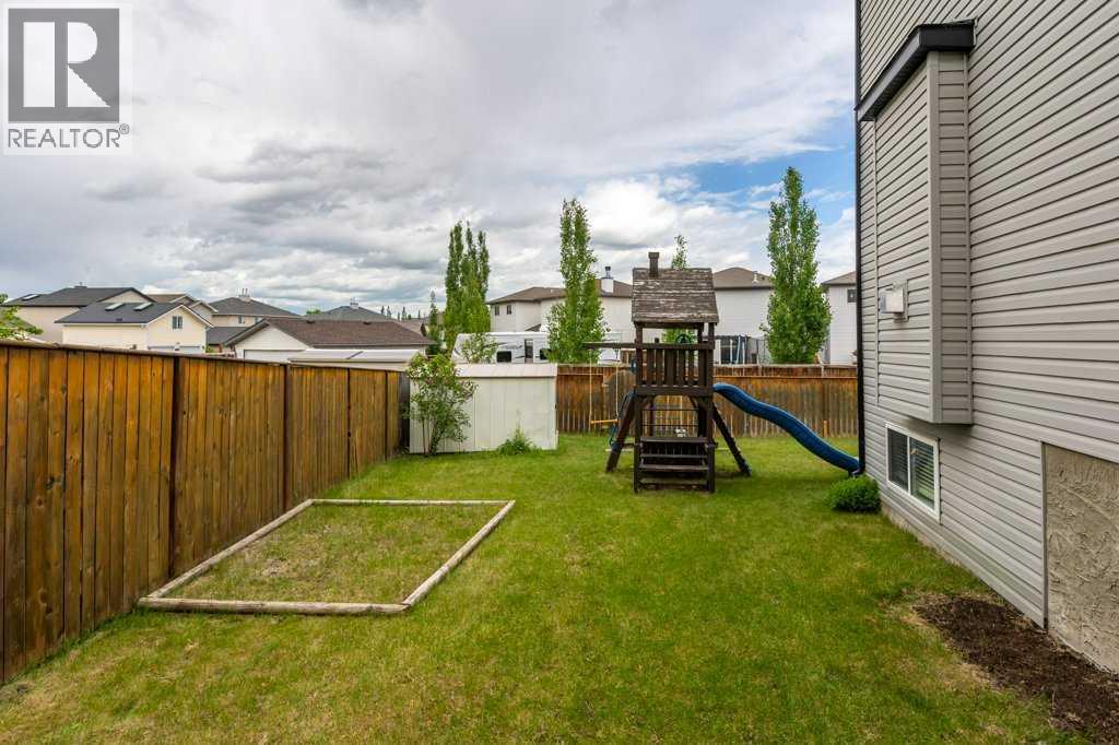 1724 High Park Boulevard NW — photo 34