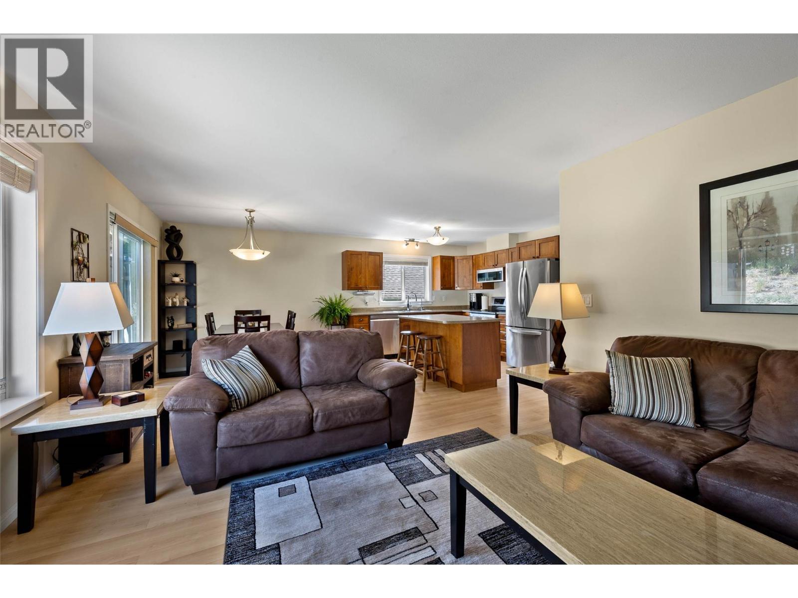#32 1940 HILLSIDE Drive - 13