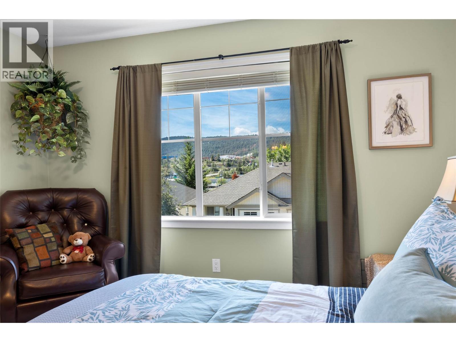 #32 1940 HILLSIDE Drive - 15