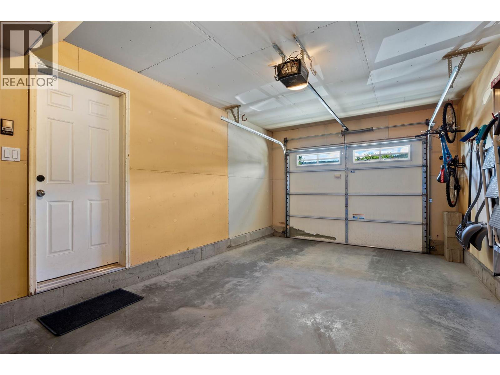 #32 1940 HILLSIDE Drive - 25