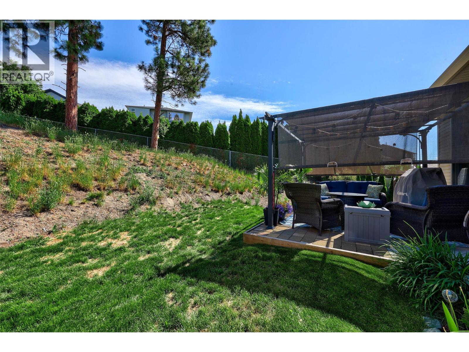 #32 1940 HILLSIDE Drive - 26