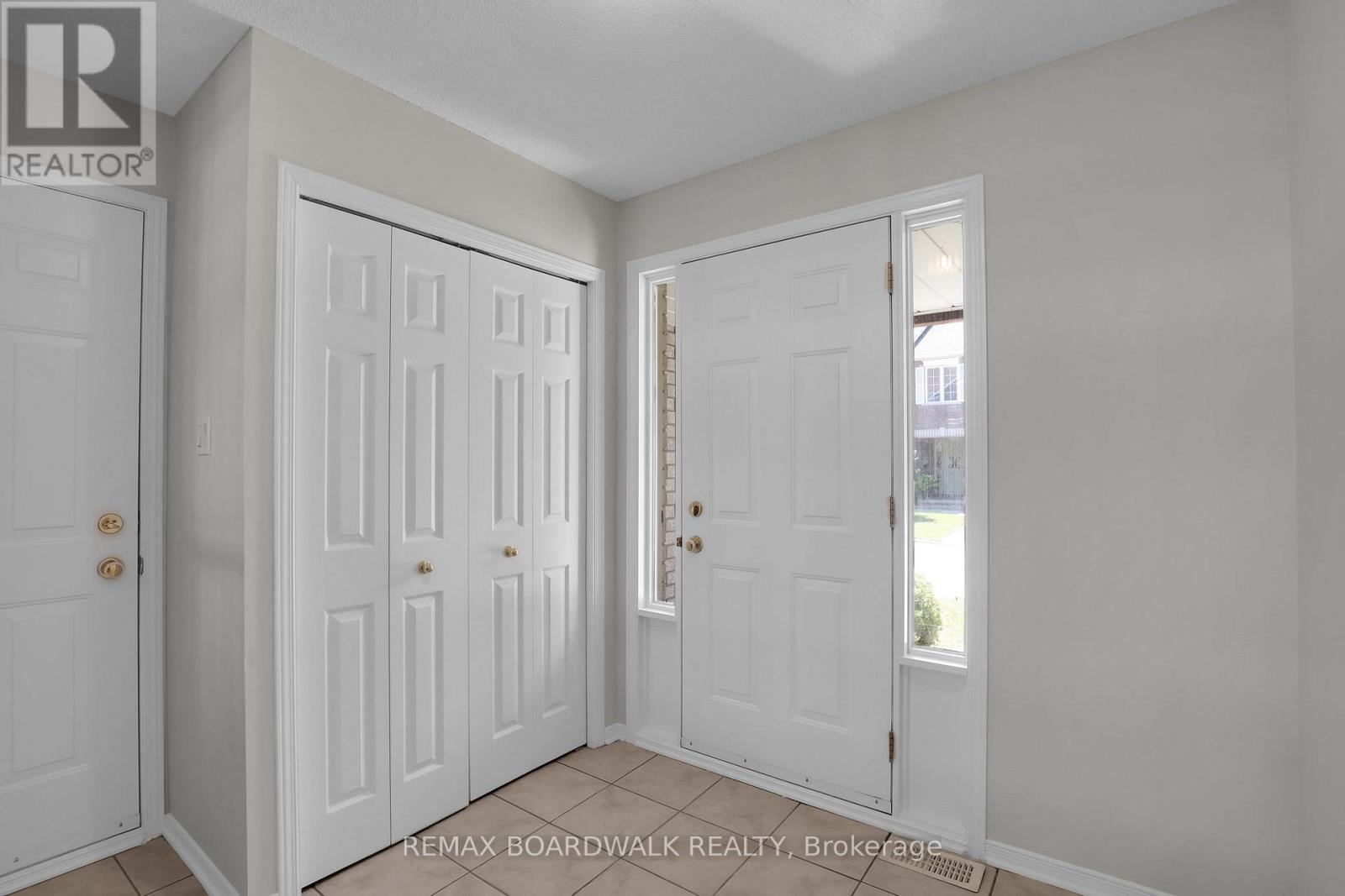 5 MAPLE PARK PRIVATE - 6