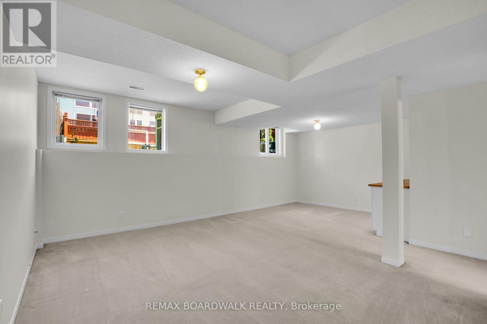 5 MAPLE PARK PRIVATE - 31