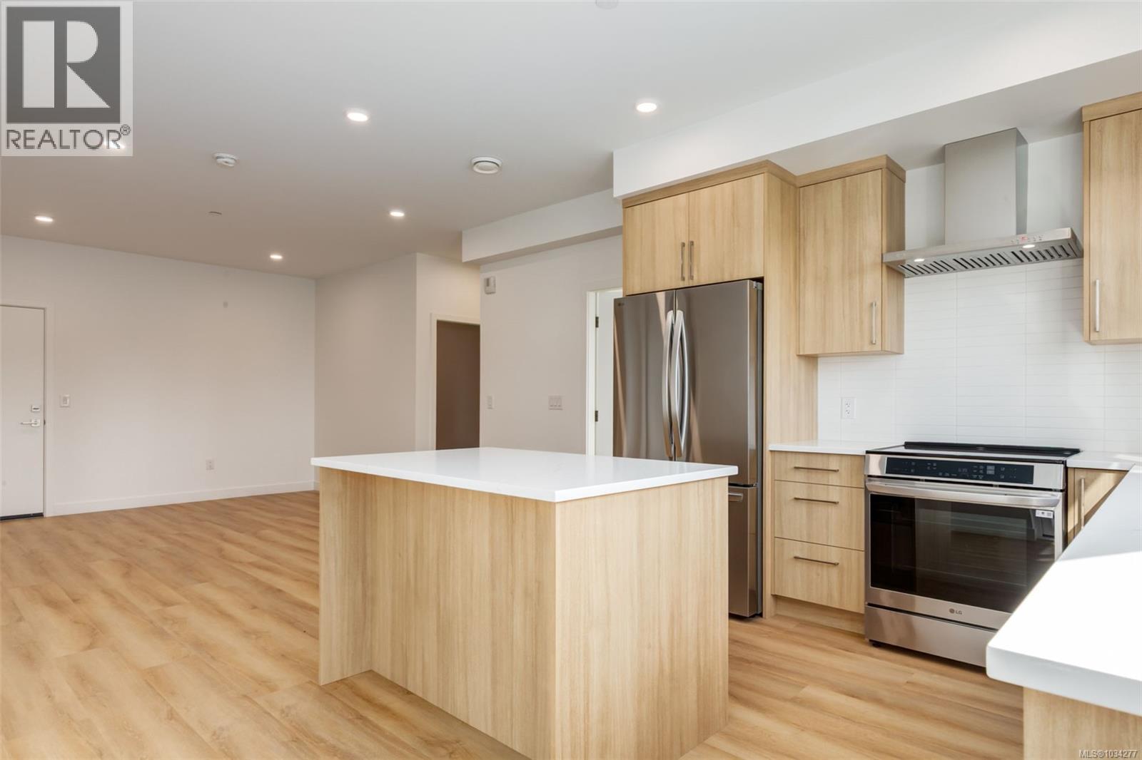 #204 7181 Lantzville Rd - 6