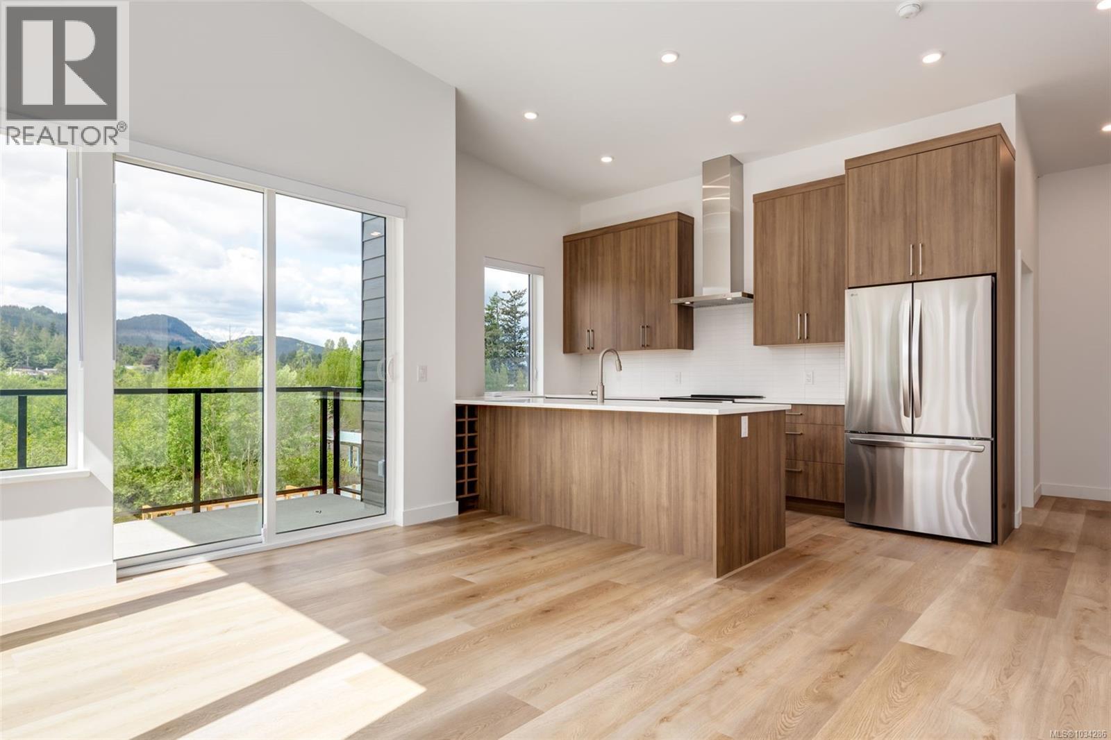 #305 7181 Lantzville Rd - 7
