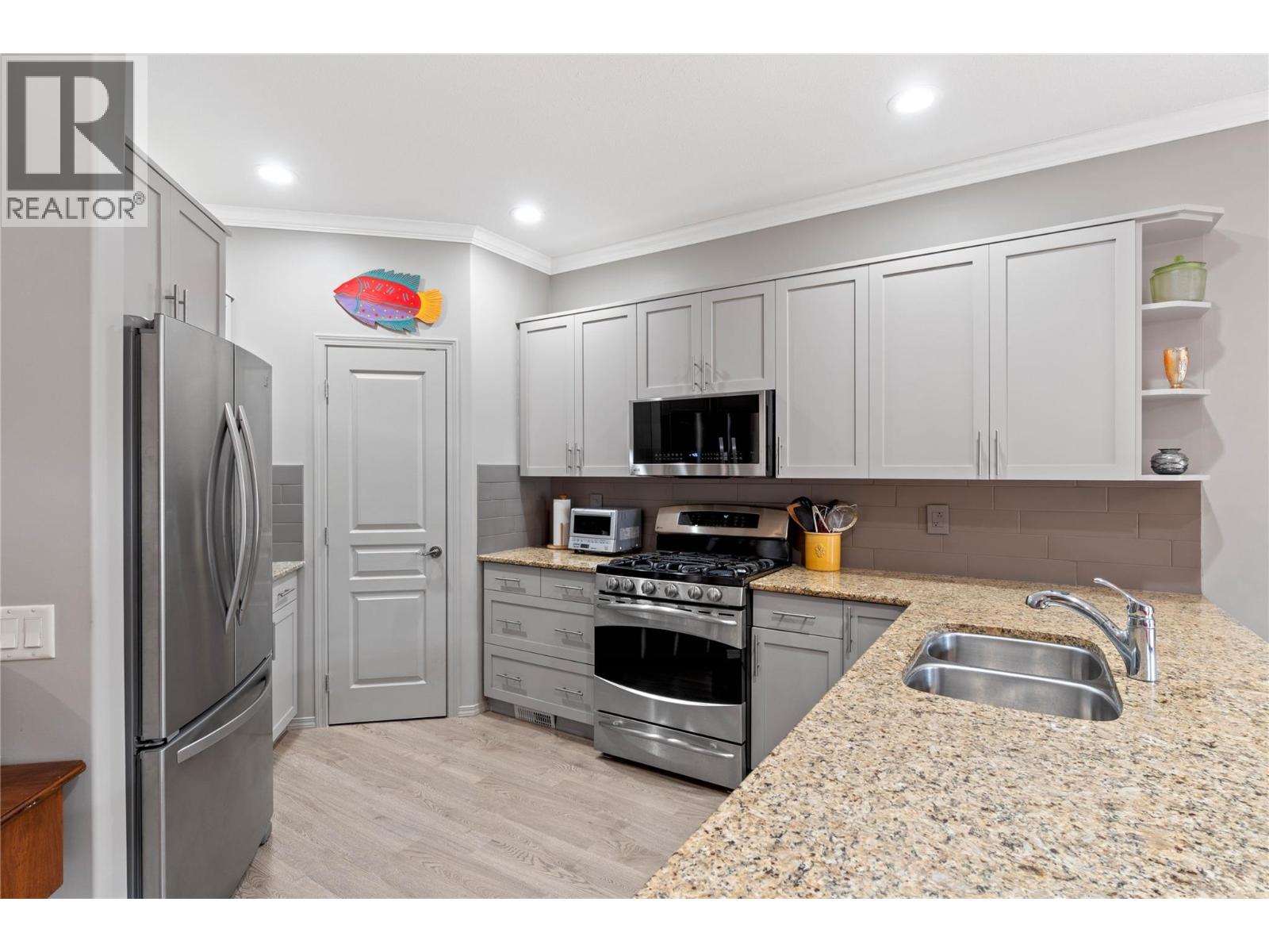 247 SAGEWOOD Court, Kamloops — photo 3