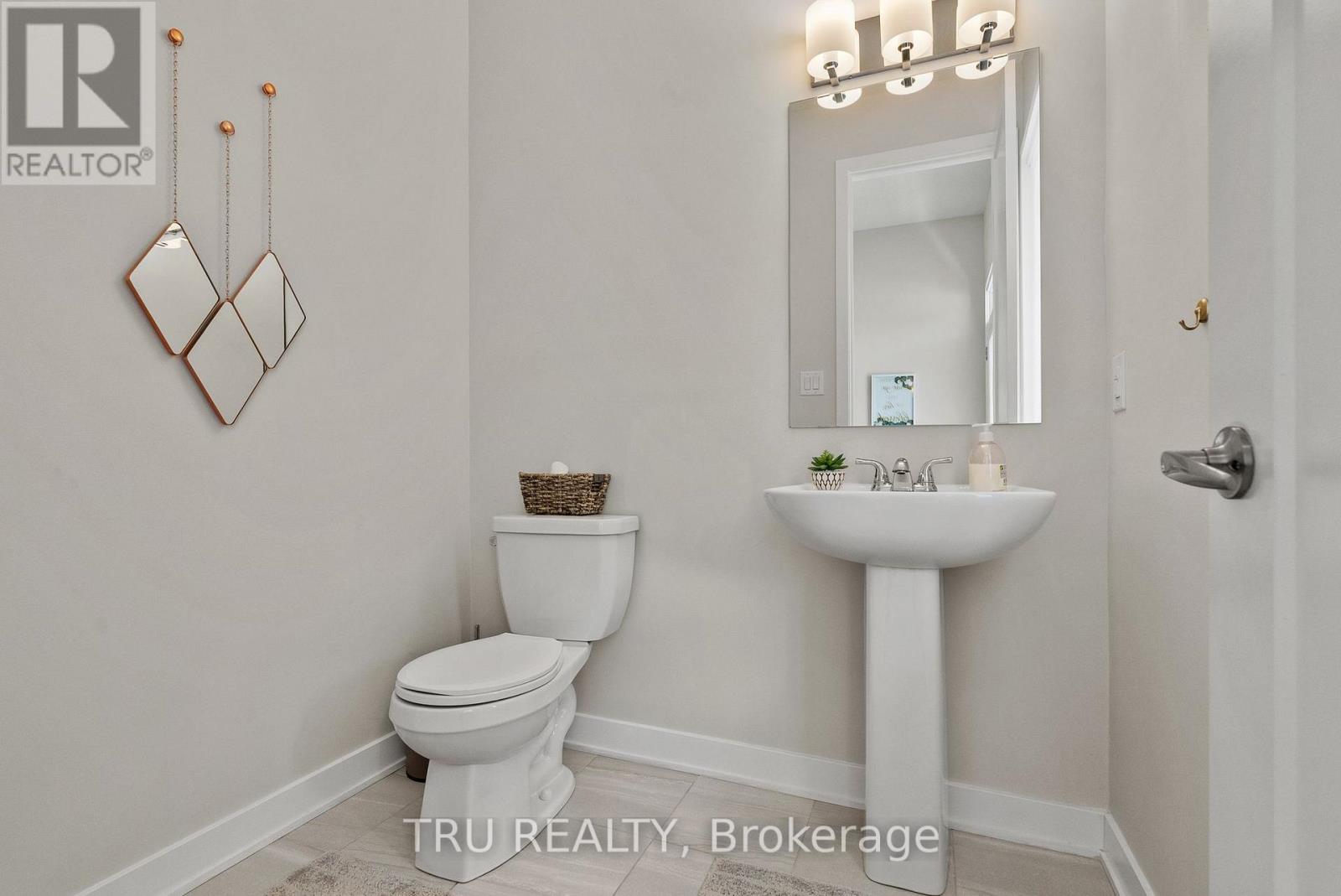 Main floor Bathroom