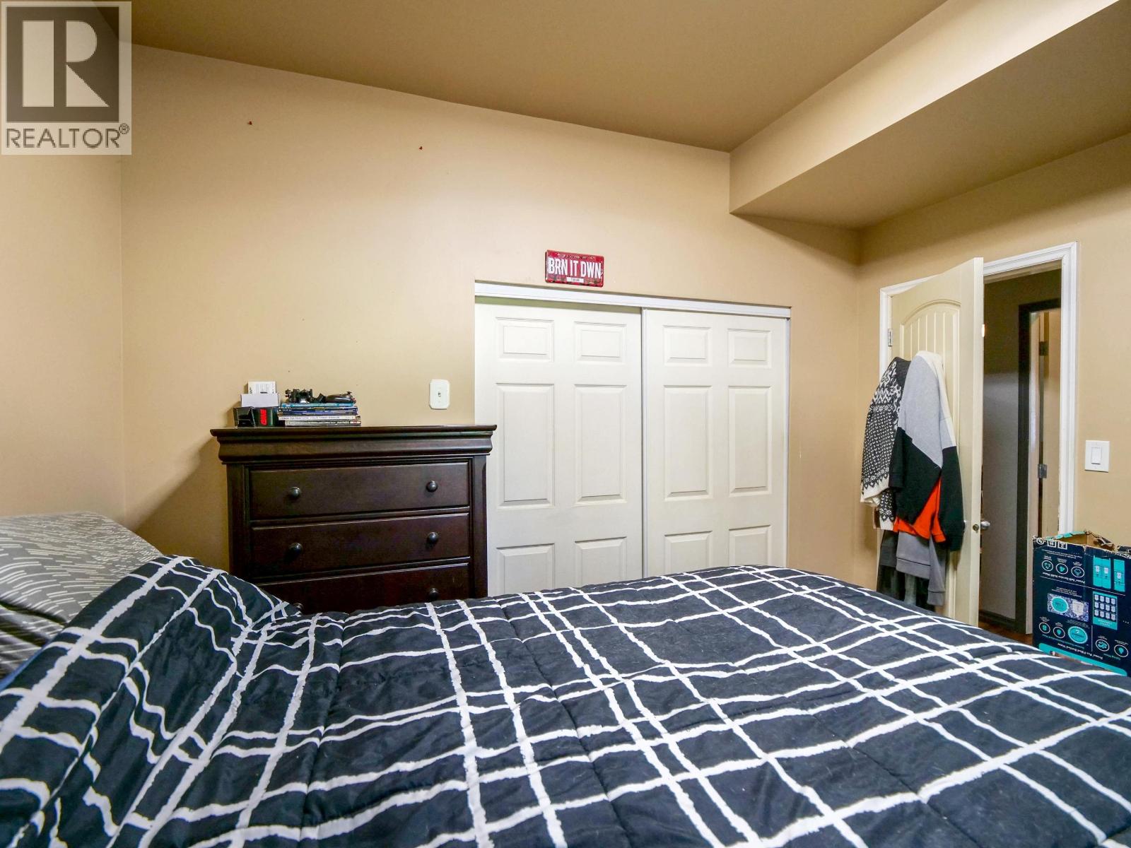 3222 HAYMAN CRESCENT - 23