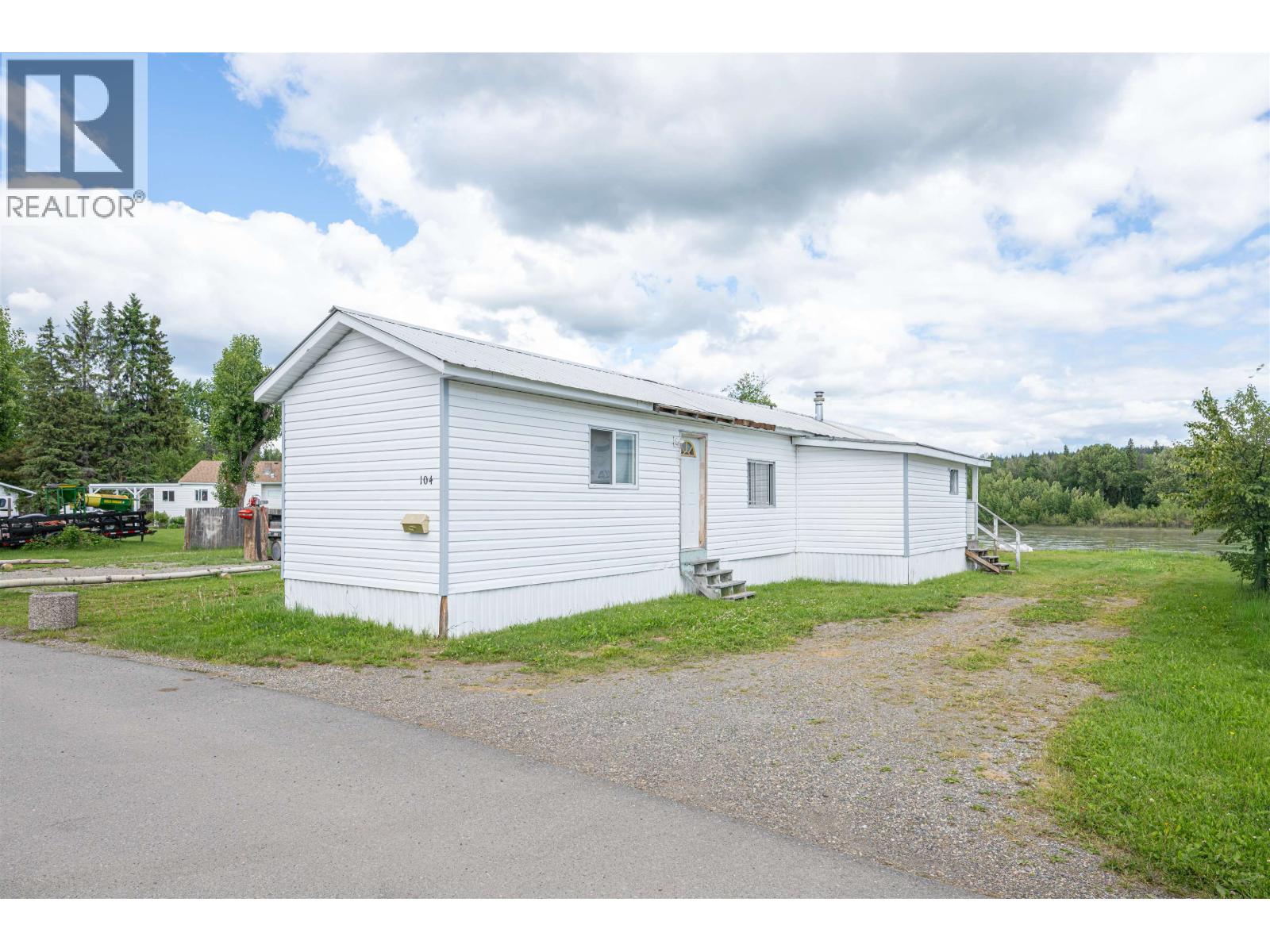 Photo 24 of 32 — 104 3730 LANSDOWNE ROAD · Prince George, BC
