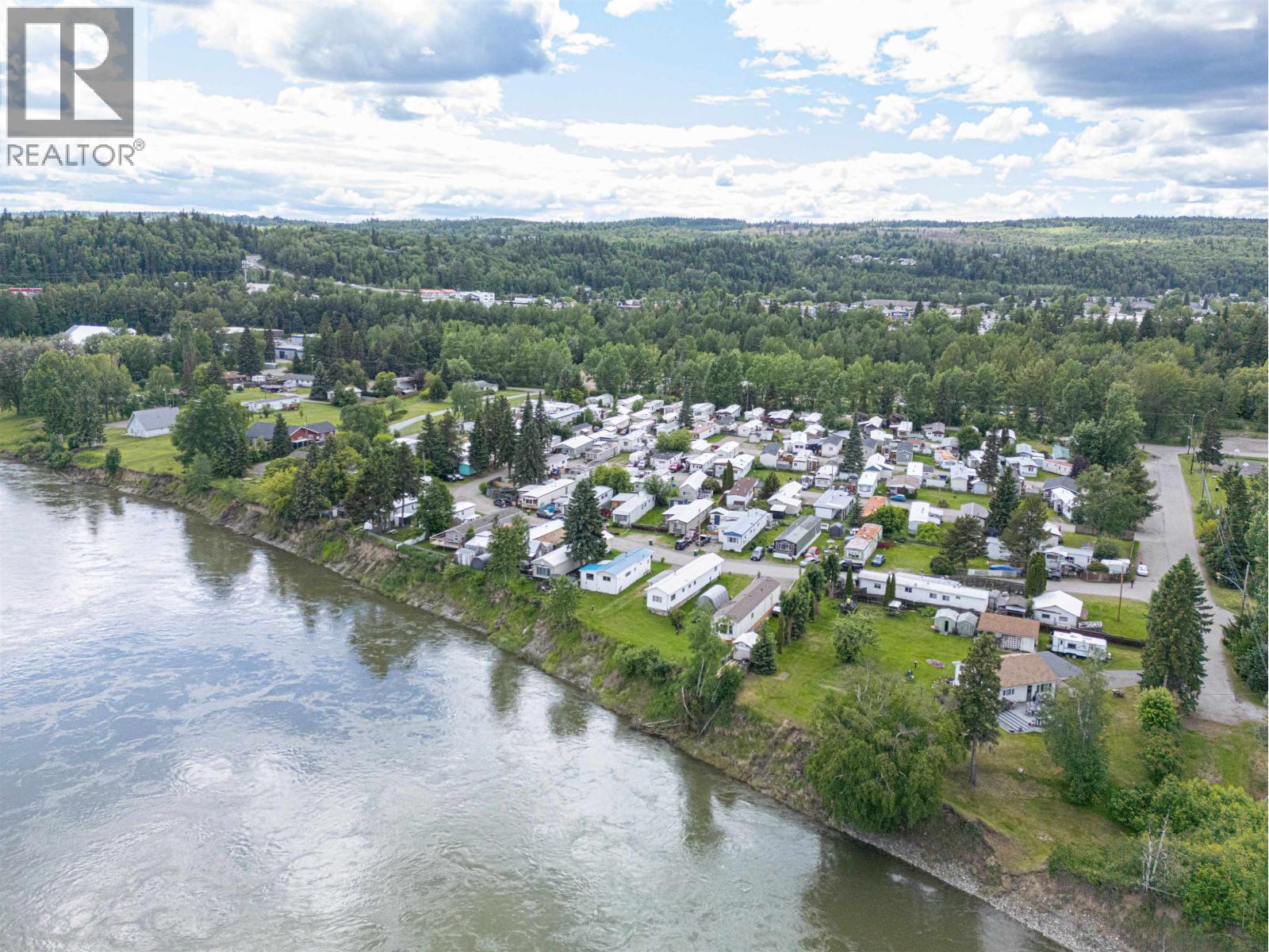Primary bedroom of 104 3730 LANSDOWNE ROAD · Prince George, BC