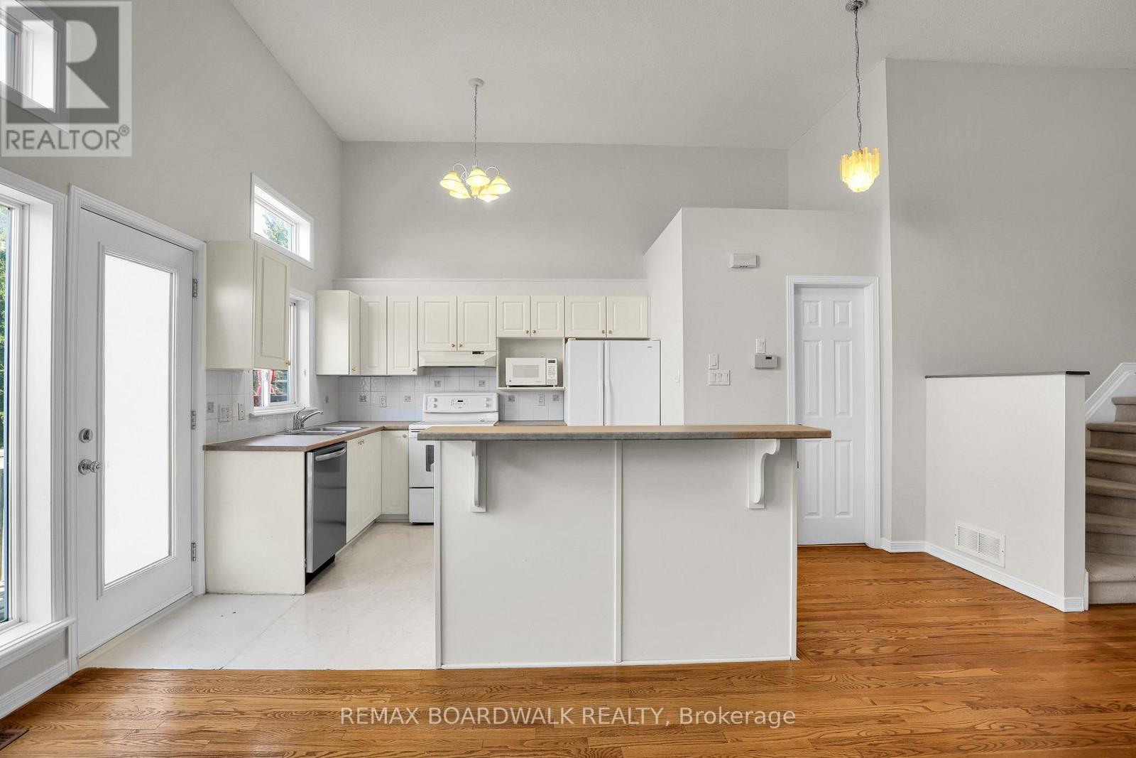5 MAPLE PARK PRIVATE - 13