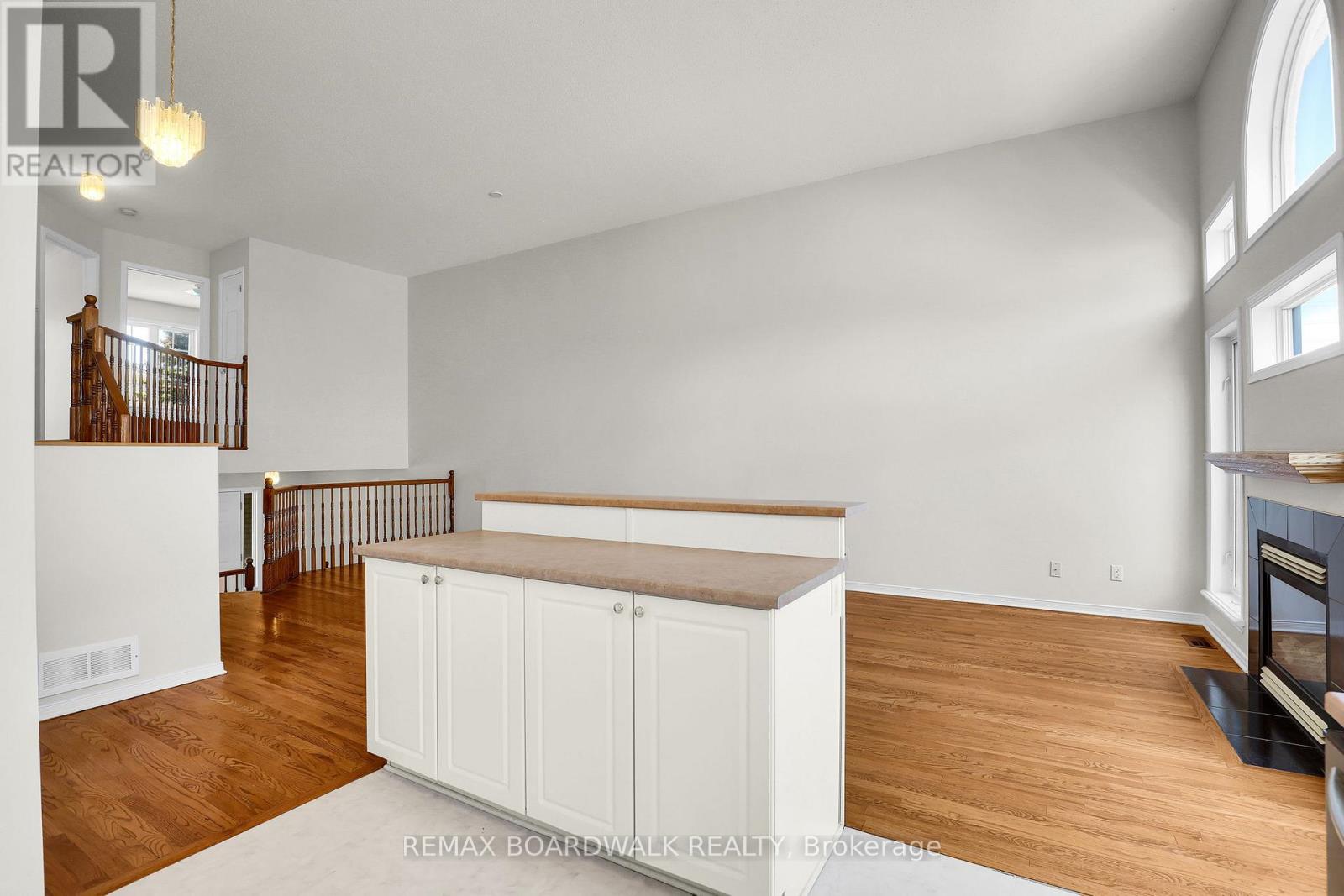 5 MAPLE PARK PRIVATE - 15