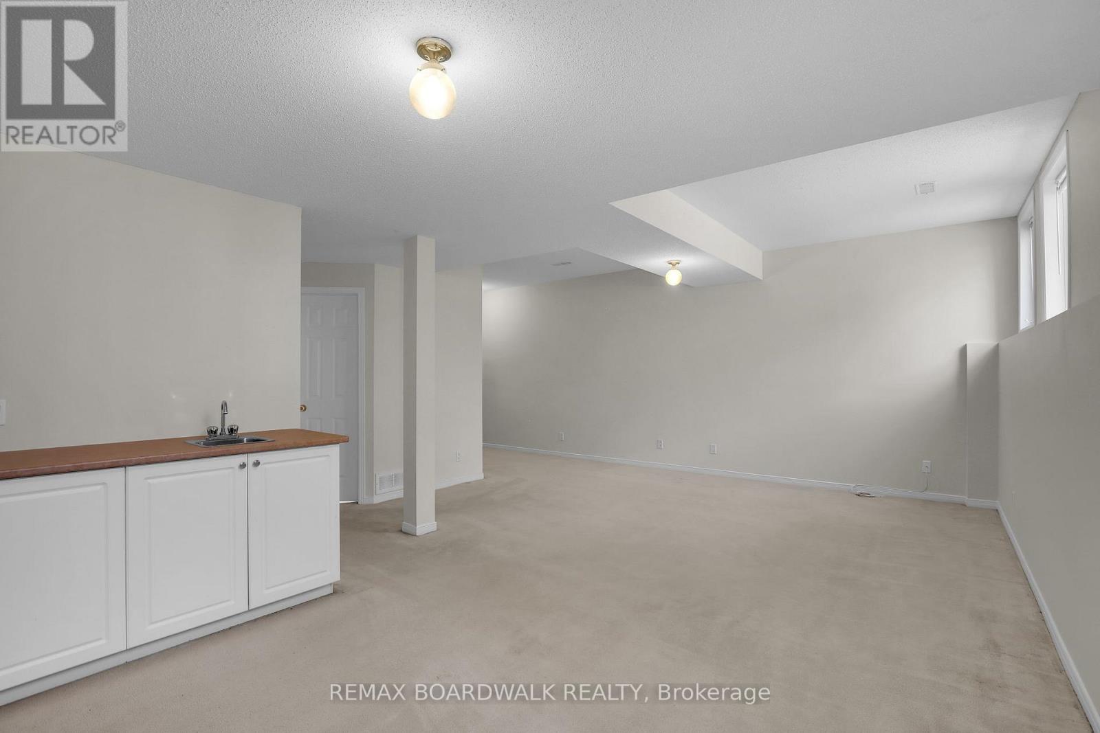 5 MAPLE PARK PRIVATE - 29