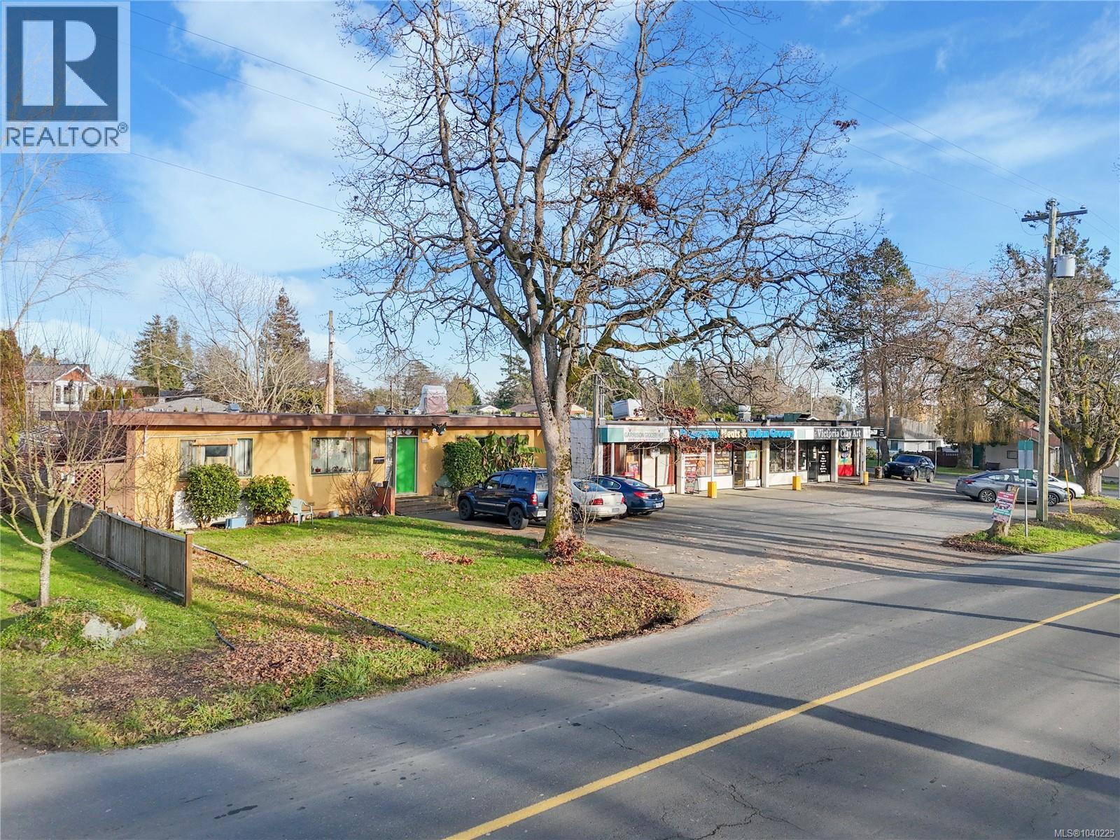  660 Burnside Road West, Saanich
