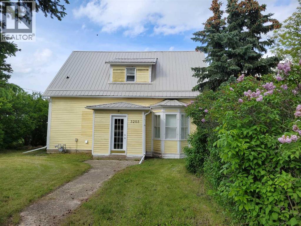 5205 52 Avenue - 2