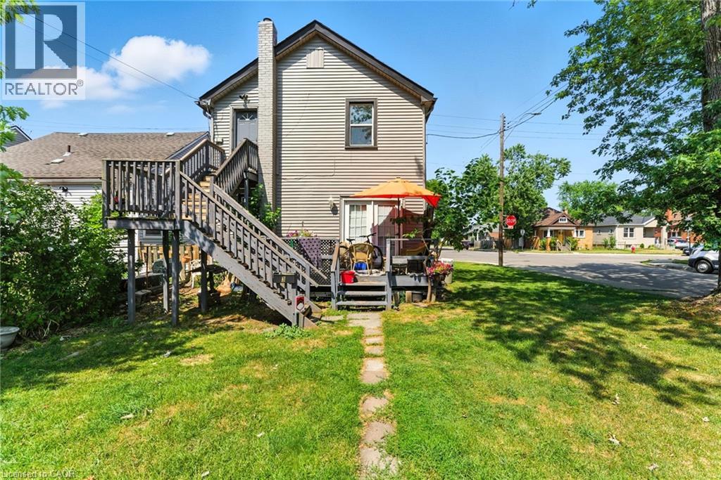 510 BRITANNIA Avenue - 33