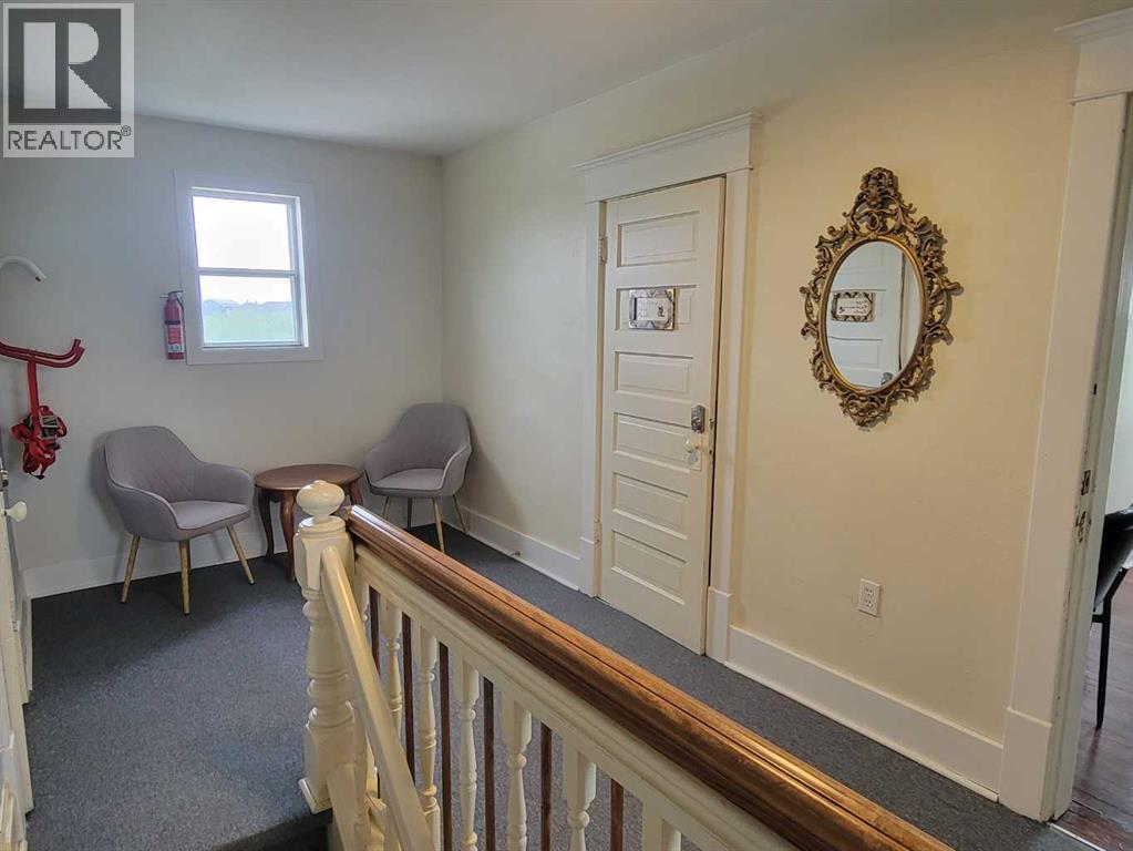 5205 52 Avenue - 22