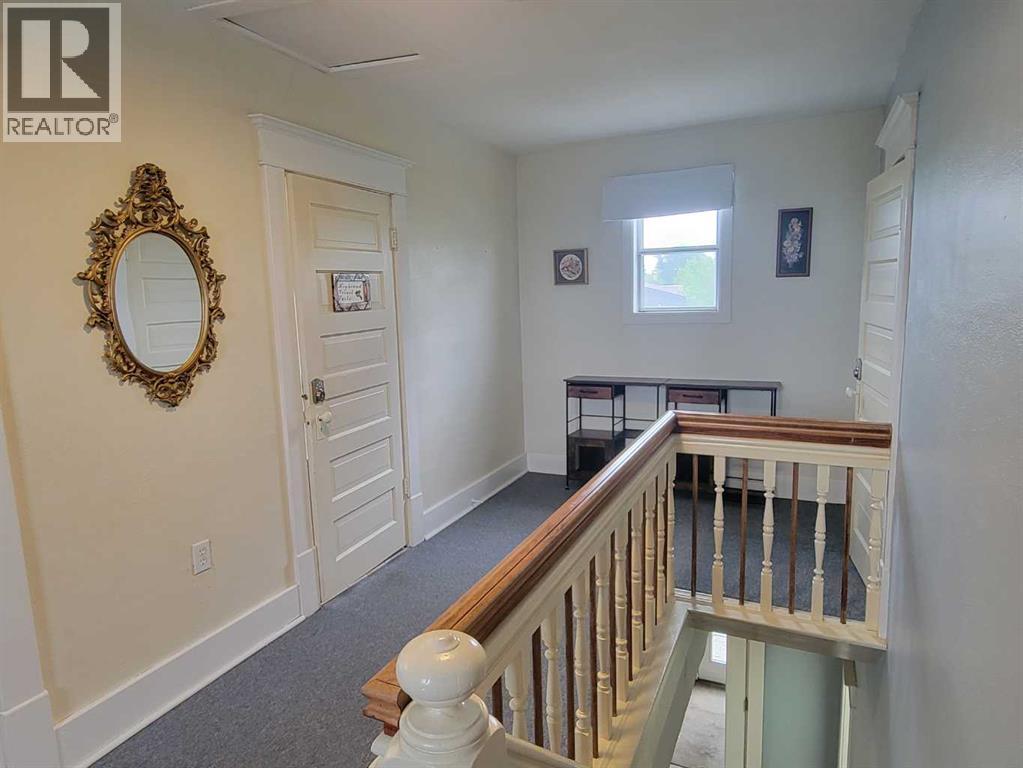 5205 52 Avenue - 20