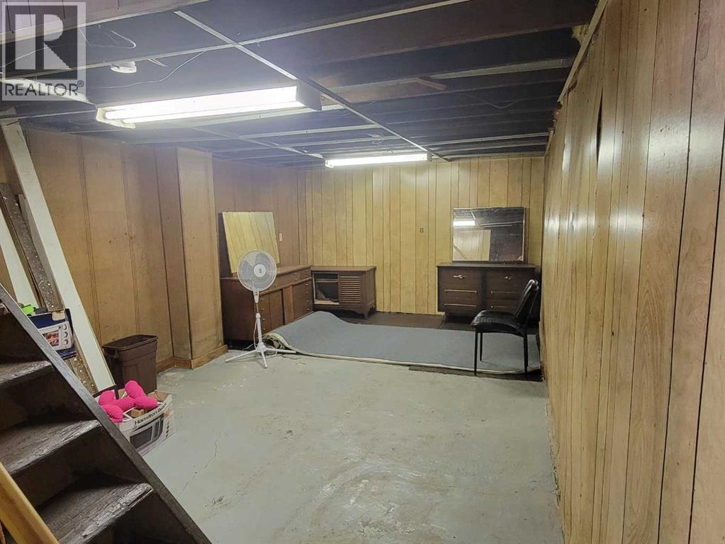 5205 52 Avenue - 31