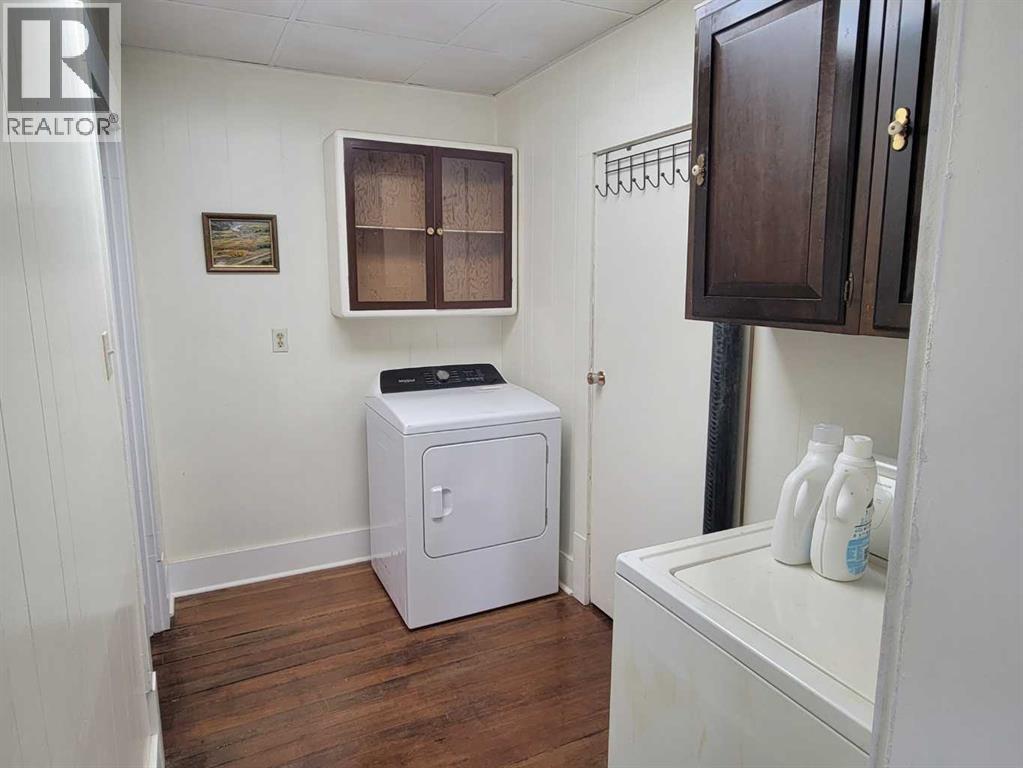 5205 52 Avenue - 14