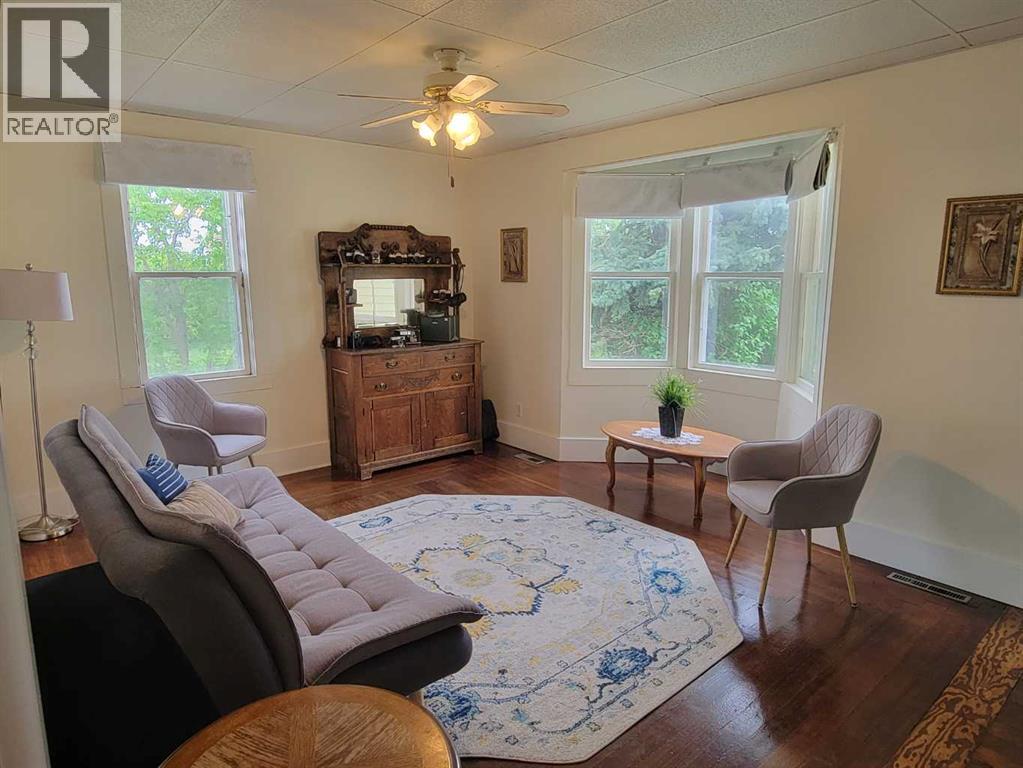 5205 52 Avenue - 16